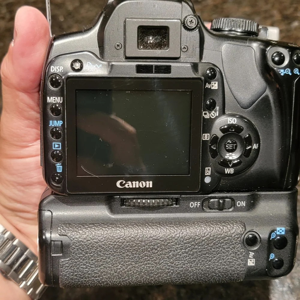 CANON REBEL XTi EFS 55-250 Camera/Lens & CANON Battery Grip
